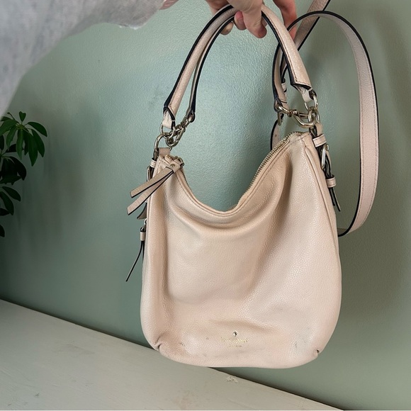 KATE SPADE SMALL ELLA COBBLE HILL BAG IN Cream Leather Shoulder Bag - Picture 1 of 8